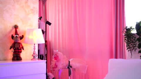 Arielle online show from December 19, 9:38 am