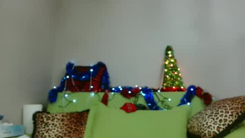 Snapshot of _blue__butterfly_ chatting on January 2, 9:07 pm KHALEESI online show from January 2, 9:07 pm