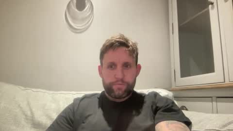 Snapshot of _british_hung_ chatting on October 21, 4:43 pm UK BigThick Cock online show from October 21, 4:43 pm
