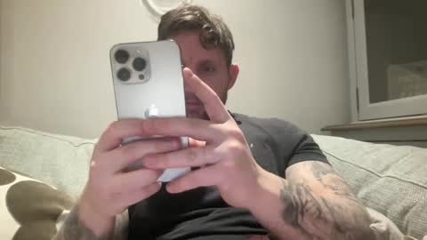 Snapshot of _british_hung_ chatting on February 6, 11:42 am UK BigThick Cock online show from February 6, 11:42 am