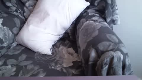 Snapshot of _bunny_b chatting on February 19, 9:06 am _bunny_b online show from February 19, 9:06 am