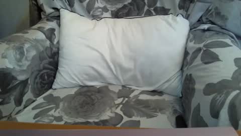 Snapshot of _bunny_b chatting on March 5, 9:49 am _bunny_b online show from March 5, 9:49 am