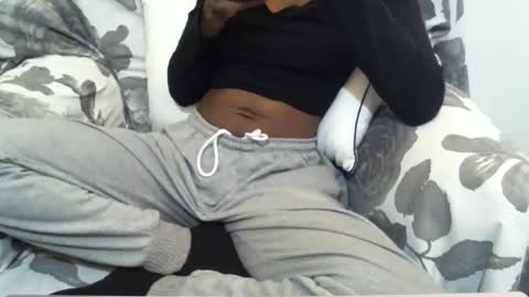 Snapshot of _bunny_b chatting on February 20, 10:59 am _bunny_b online show from February 20, 10:59 am