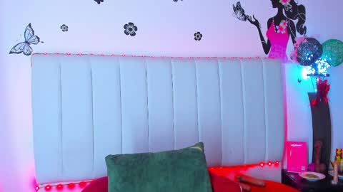 Carolina  online show from April 16, 8:09 pm