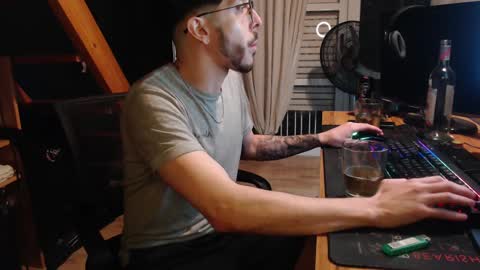 CoupleHOT online show from November 9, 6:17 am