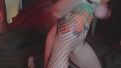 Snapshot of _demi_dee_ chatting on February 10, 5:19 pm DemiDee online show from February 10, 5:19 pm