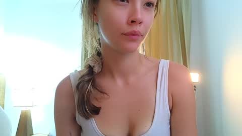 Snapshot of _demi_dee_ chatting on September 20, 2:36 am DemiDee online show from September 20, 2:36 am