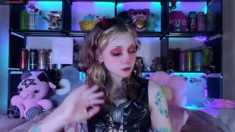Kate online show from May 30, 9:57 pm