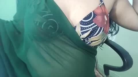 _dreamgirl_0 online show from February 23, 1:02 pm