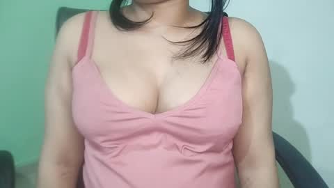 _dreamgirl_0 online show from March 30, 5:46 pm