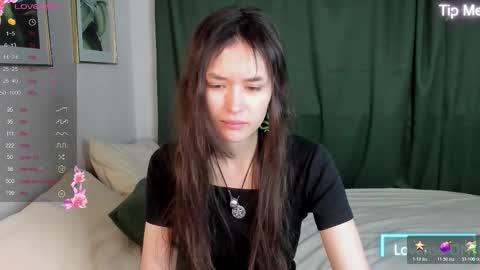 _emily__strike_ online show from November 6, 10:07 am