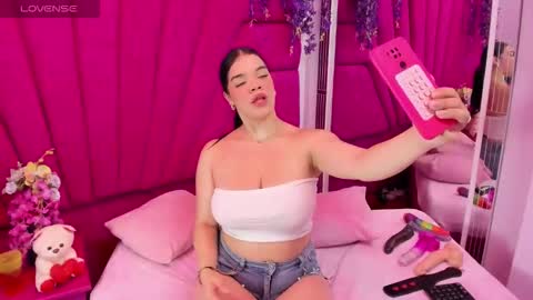 emily  online show from June 3, 2:33 pm