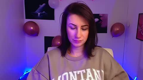 Snapshot of _emma_lay chatting on February 27, 6:57 am Emma online show from February 27, 6:57 am