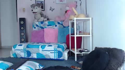 Emily Valencia online show from February 26, 8:28 am