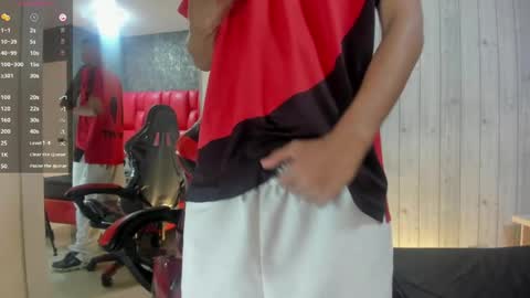 _erick_j online show from April 8, 8:23 pm