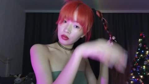 EveEva online show from December 6, 3:28 pm