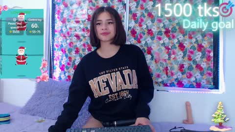 Snapshot of _gwen__ chatting on January 7, 4:29 am Gwen online show from January 7, 4:29 am