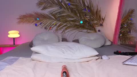 Holly online show from January 31, 9:37 am