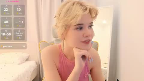 Alisha online show from June 19, 2:01 pm
