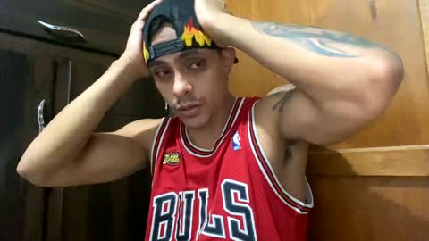 Snapshot of _jahtuzi_ chatting on January 1, 12:00 am JACKTUZZI instagram online show from January 1, 12:00 am