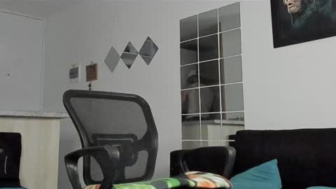 Snapshot of _jamesleandros chatting on January 30, 11:02 pm jeison online show from January 30, 11:02 pm