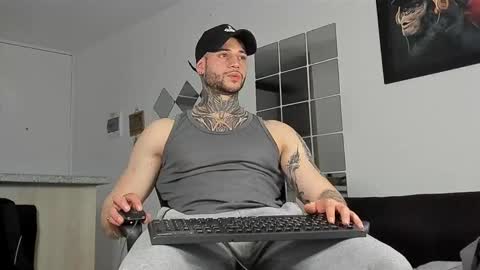 Snapshot of _jamesleandros chatting on January 19, 10:49 pm jeison online show from January 19, 10:49 pm