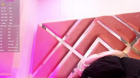 Jasmine online show from April 12, 11:14 am