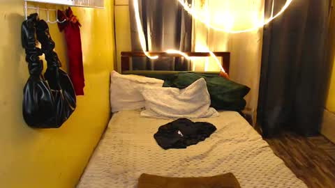 _jazzysweetheart_ online show from March 25, 12:12 pm