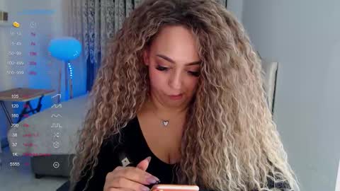 _just_a_queen_3 online show from December 4, 9:42 am