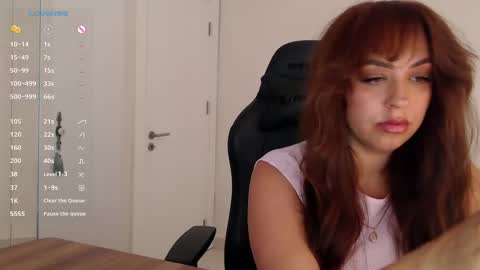 _just_a_queen_3 online show from May 13, 8:35 am