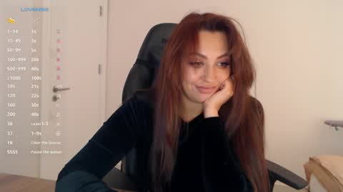 _just_a_queen_3 online show from May 8, 10:32 am