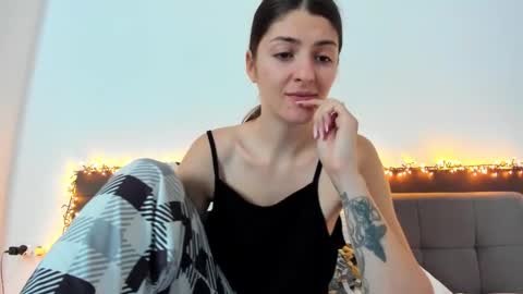 _just_a_simple_girl online show from October 8, 12:55 pm