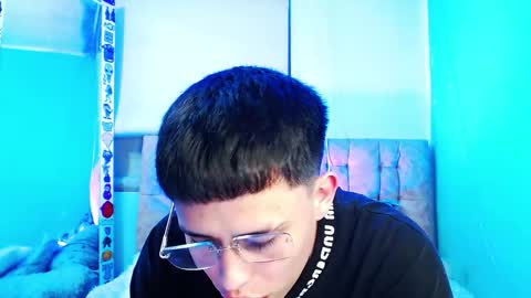mod online show from May 26, 6:52 am