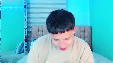 mod online show from December 18, 3:02 am