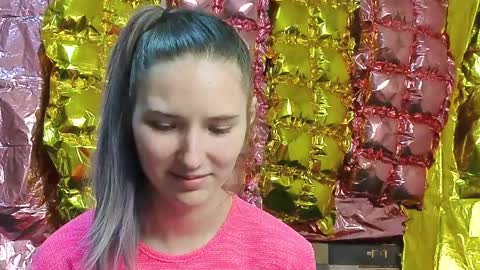 _kikiclark_ online show from April 11, 8:24 pm