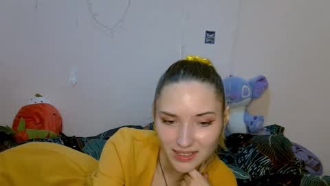 _kikiclark_ online show from September 10, 8:21 pm