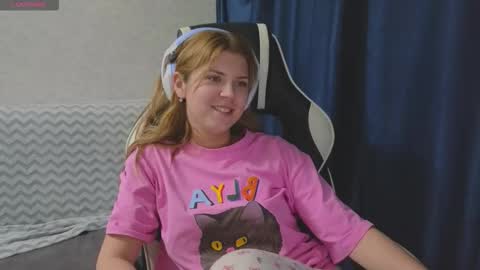 Snapshot of _kirieshka chatting on September 22, 7:07 pm Molly Emily online show from September 22, 7:07 pm