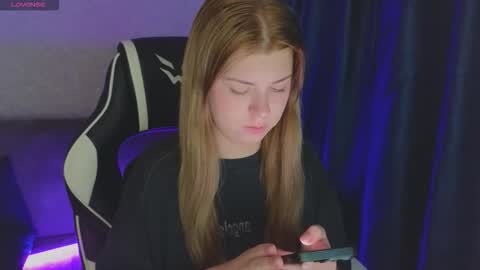 Snapshot of _kirieshka chatting on September 30, 5:23 pm Molly Emily online show from September 30, 5:23 pm
