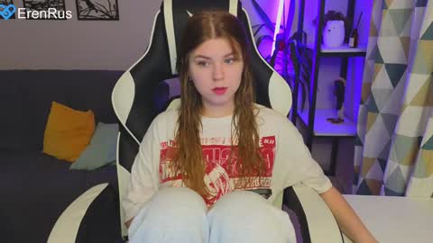 Snapshot of _kirieshka chatting on December 8, 2:09 pm Molly Emily online show from December 8, 2:09 pm