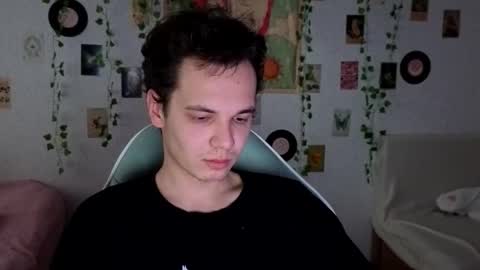 _kitekat_ online show from October 27, 8:25 am