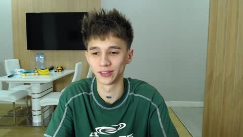 Snapshot of _kurt chatting on December 1, 9:17 pm Kurt online show from December 1, 9:17 pm