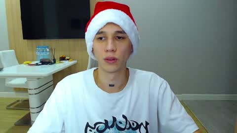 Snapshot of _kurt chatting on December 25, 9:33 pm Kurt online show from December 25, 9:33 pm