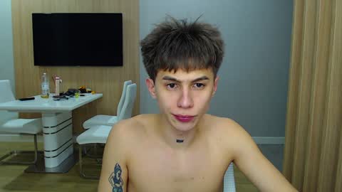 Snapshot of _kurt chatting on December 19, 4:13 pm Kurt online show from December 19, 4:13 pm