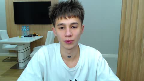 Snapshot of _kurt chatting on December 11, 3:02 am Kurt online show from December 11, 3:02 am