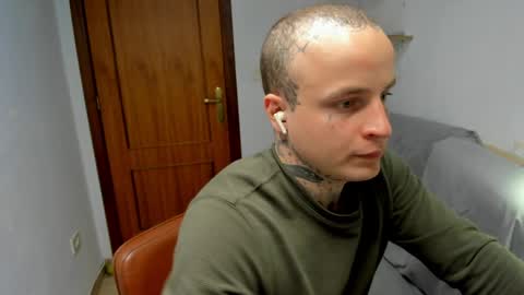 Layne online show from April 4, 2:35 pm