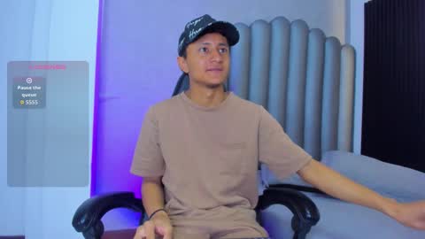 _leohot_ online show from December 23, 3:13 am