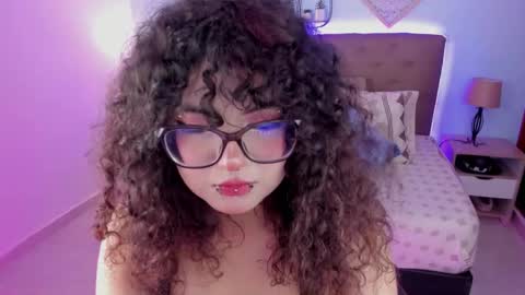 Liily online show from November 13, 9:28 pm