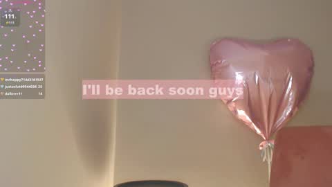 Snapshot of _little_misss chatting on February 14, 10:38 am Mila online show from February 14, 10:38 am
