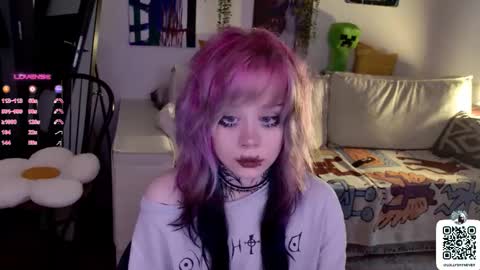 Snapshot of _lollyshy_ chatting on October 2, 10:47 am Lolly online show from October 2, 10:47 am