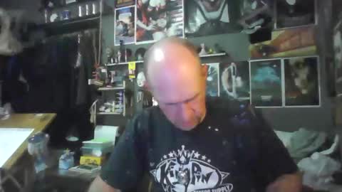 That guy online show from April 3, 6:04 pm